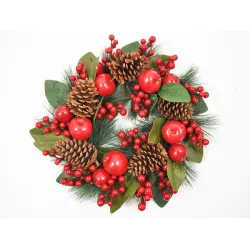 Couronne de pommes de pin et de baies rouges cm. 50