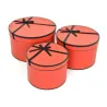 Set de 3 Cajas Redondas Rojas con Lazo Negro | ChartaRè