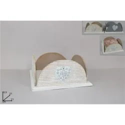 Τετράγωνο ξύλινο δαχτυλίδι χαρτοπετσέτας με καρδιά
