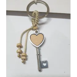 12 Key Ring with Heart in Wood Natural Color