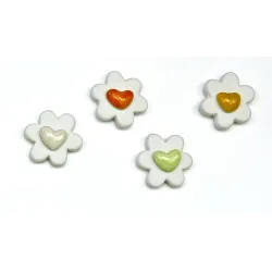 4 imanes de flores de porcelana con corazón en colores variados | ChartaRè