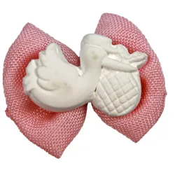 12 kredek bocianich z różową i niebieską kokardką na chrzest