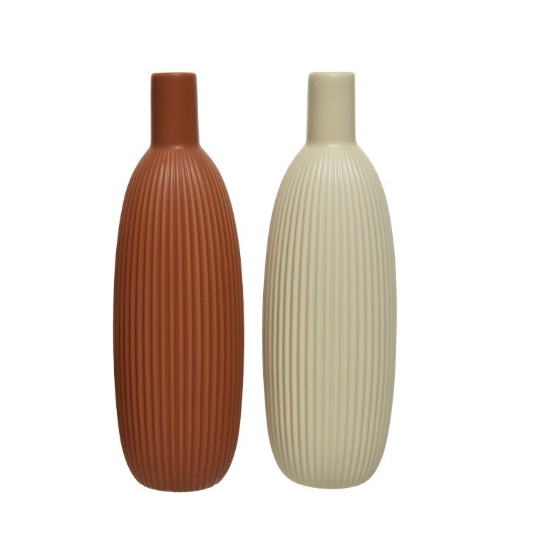 Verschiedene Porzellanvasen in Creme und Orange | ChartaRè