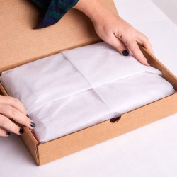 Papel de seda monogloss blanco en hojas en paquetes de 5 kg, para embalajes delicados, envíos y talleres de moda