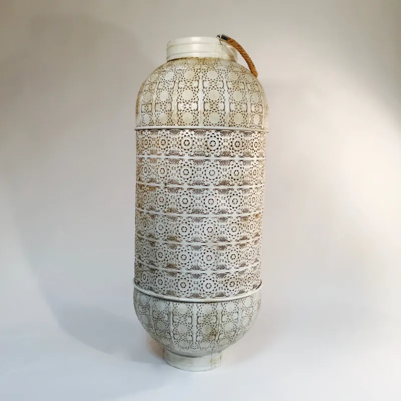 Lantern with pull-out candle holder
