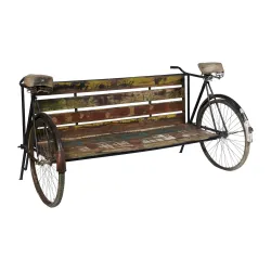 Banco feito com duas bicicletas