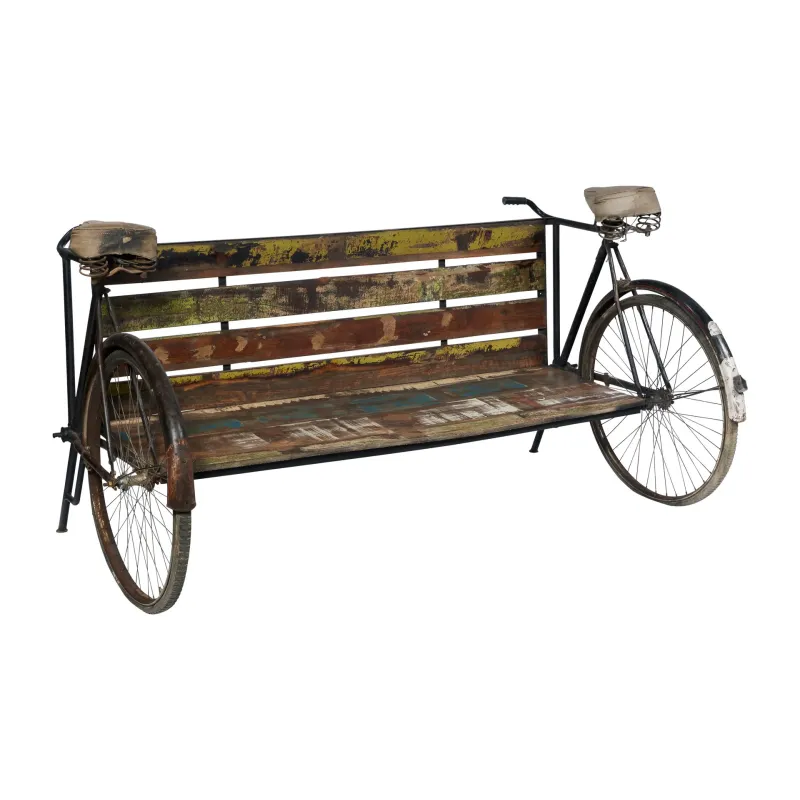 Banco hecho con dos bicicletas