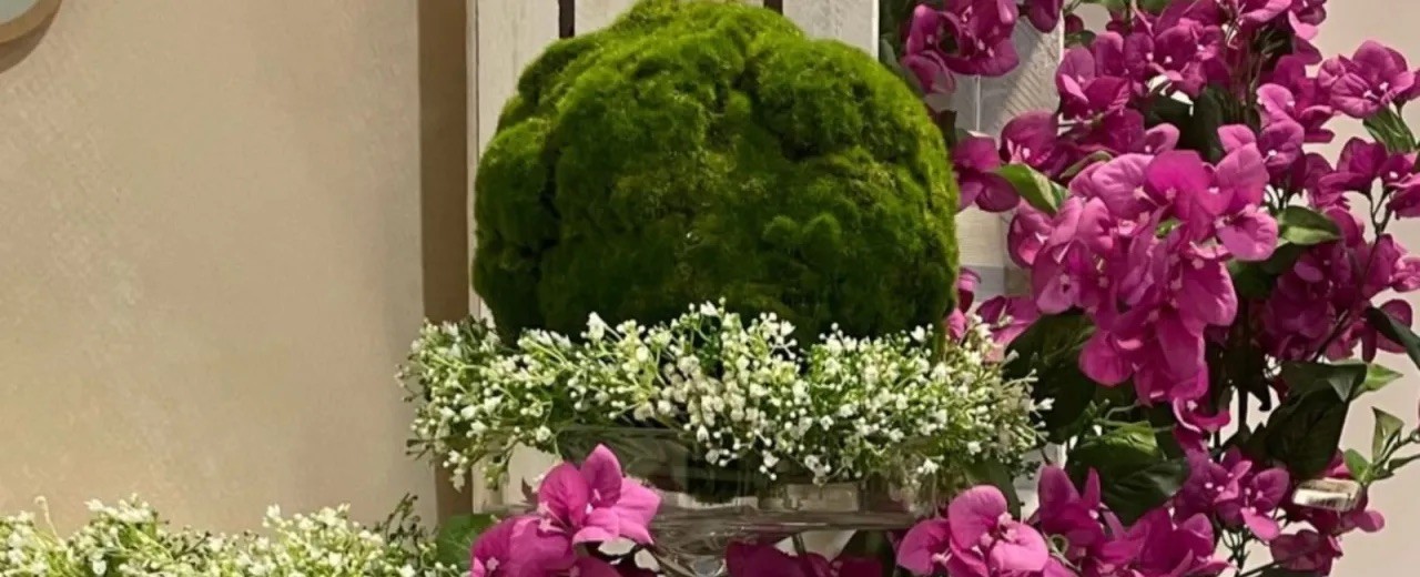 O apelo duradouro das flores artificiais: aplicações e benefícios